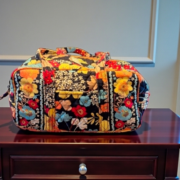 Vera Bradley Handbags - VERA BRADLEY FLORAL SHOULDER BAG-EUC